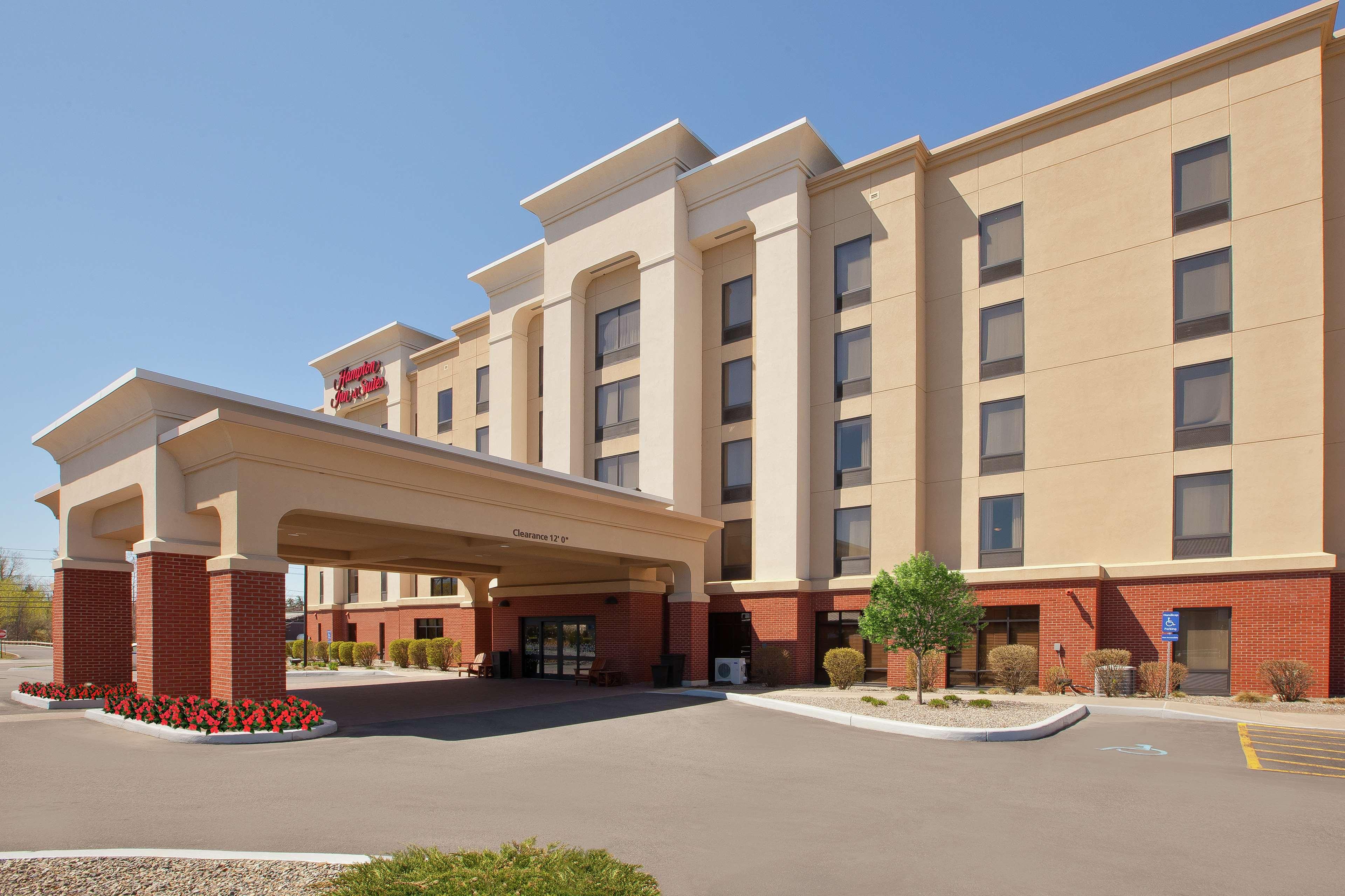Hampton Inn & Suites Plattsburgh Exterior photo
